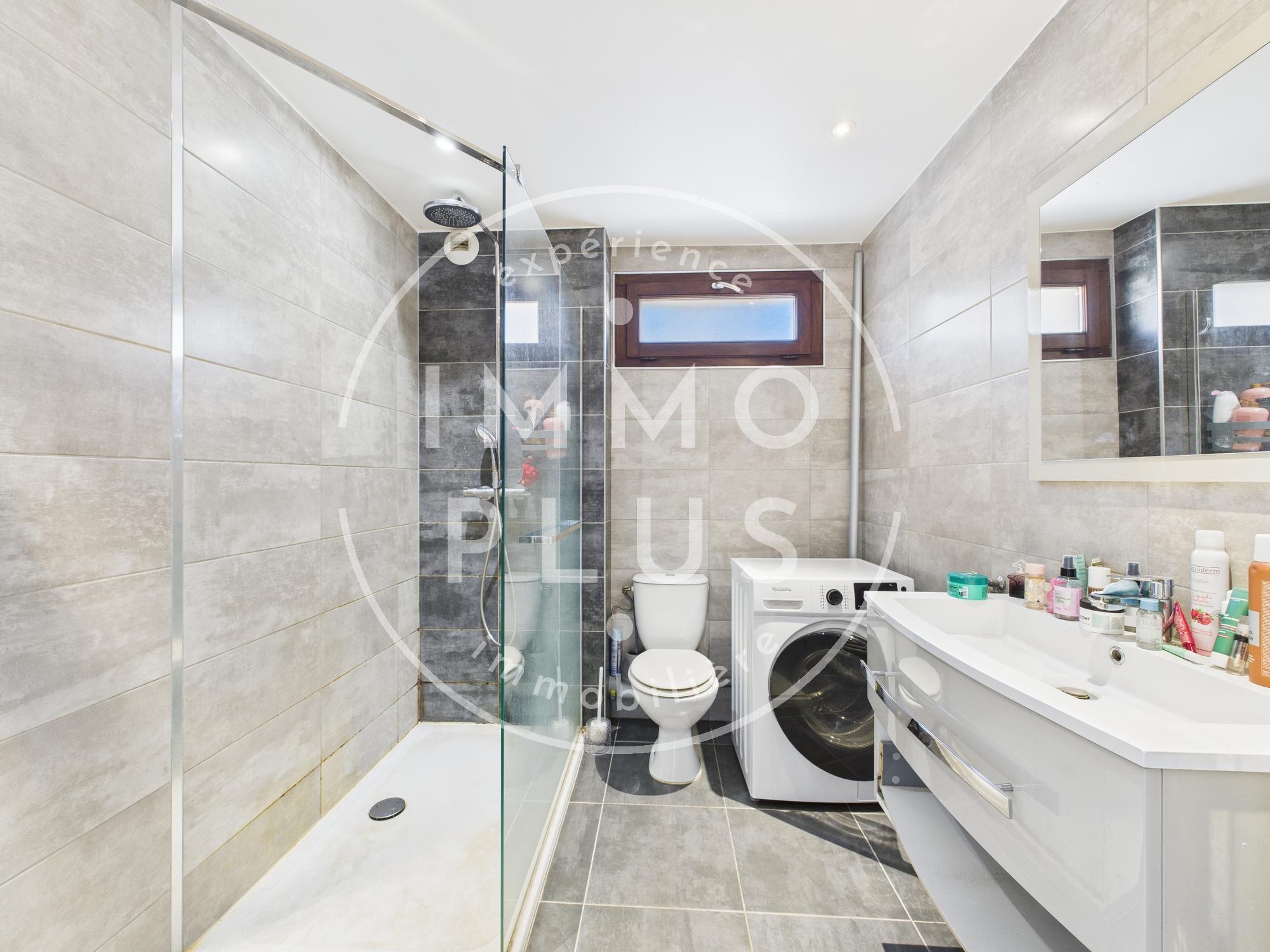 Photo Cran-Gevrier Vert Bois: Studio rénové.