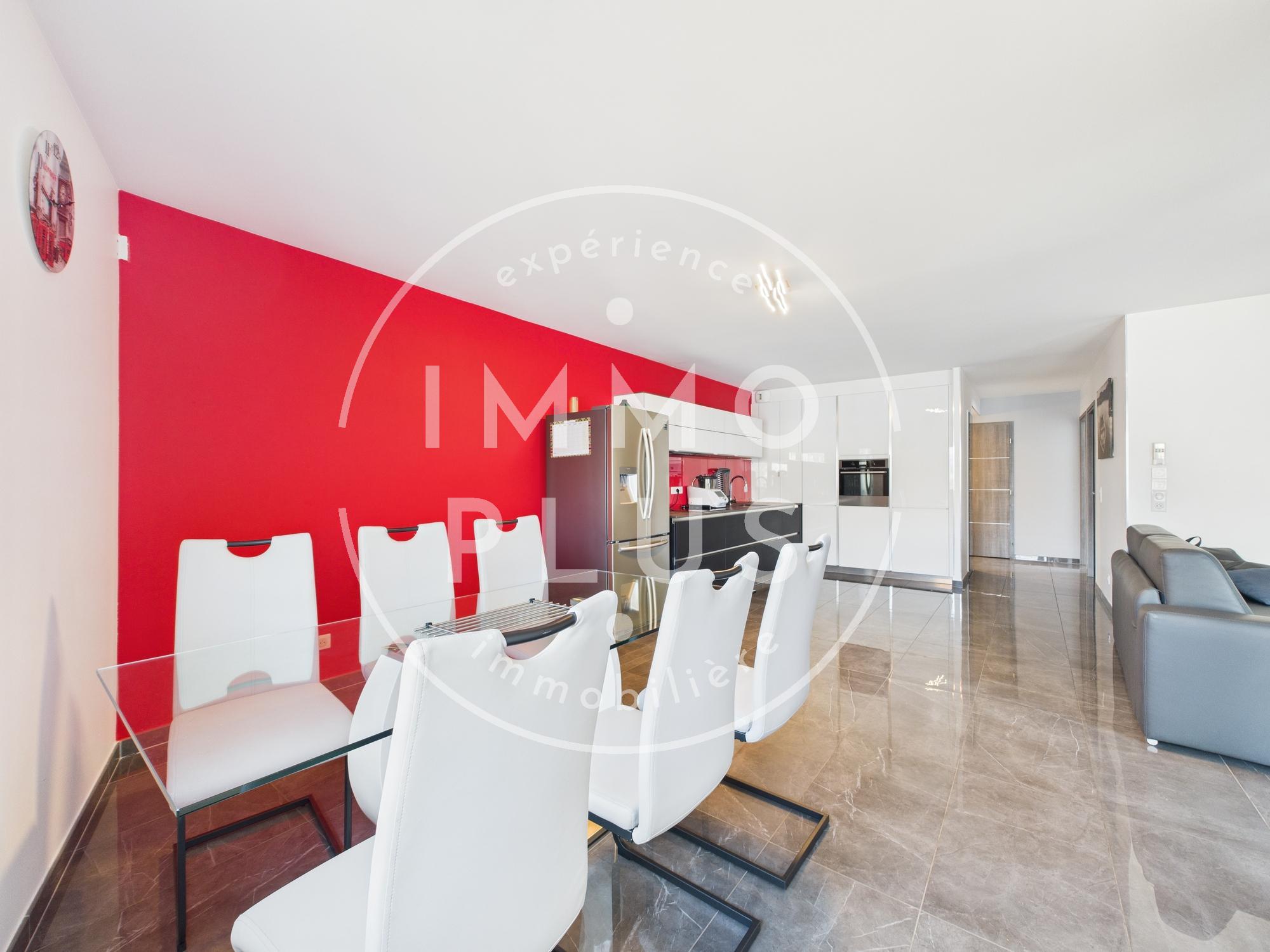 Photo T3 de 80 m² avec vue lac