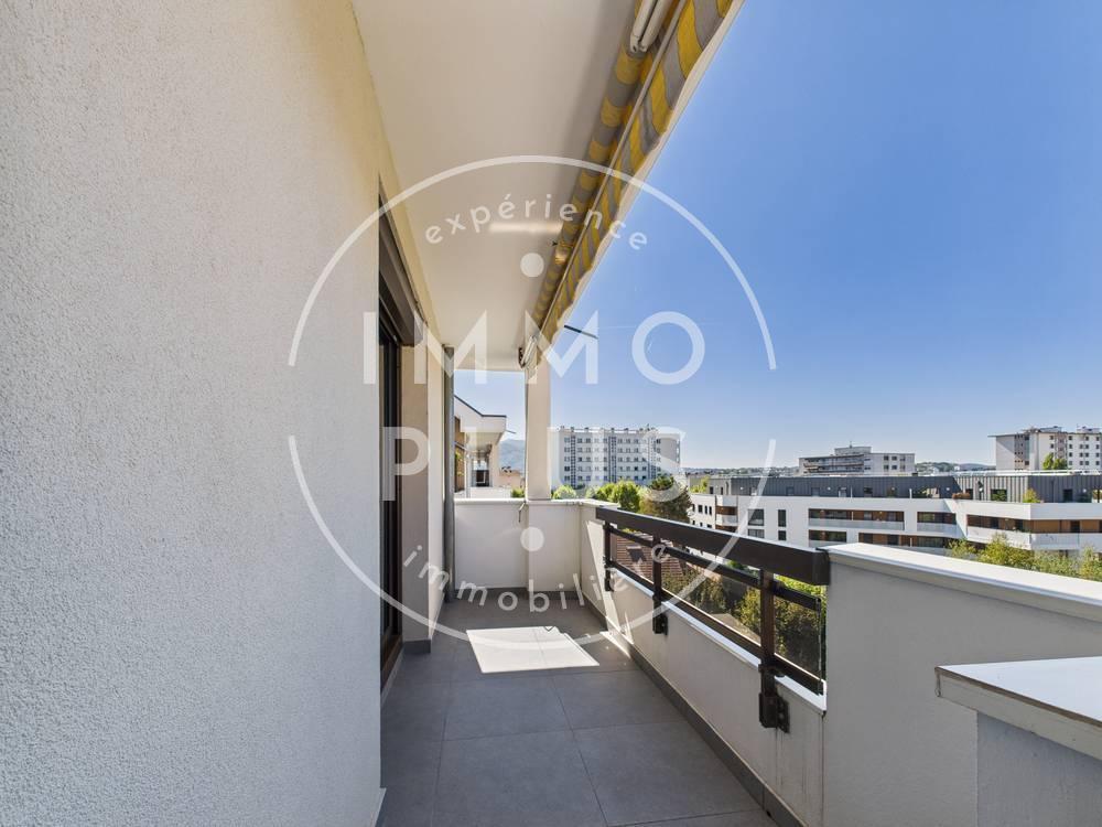 Photo En exclusivité, ce spacieux T3 duplex de 94 m² en dernier étage sans vis à vis