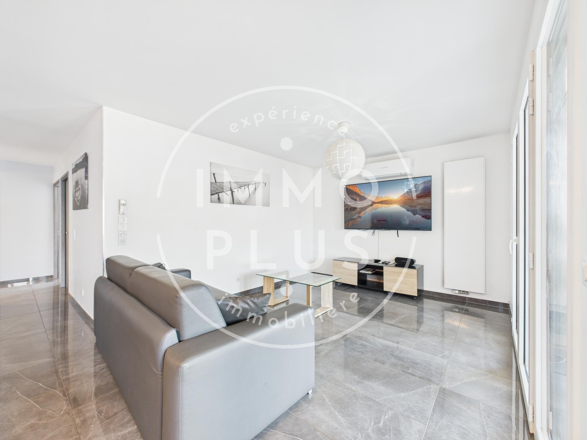 Photo T3 de 80 m² avec vue lac