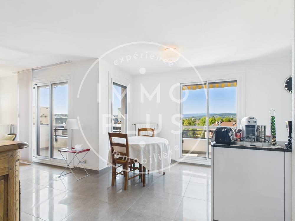 Photo En exclusivité, ce spacieux T3 duplex de 94 m² en dernier étage sans vis à vis