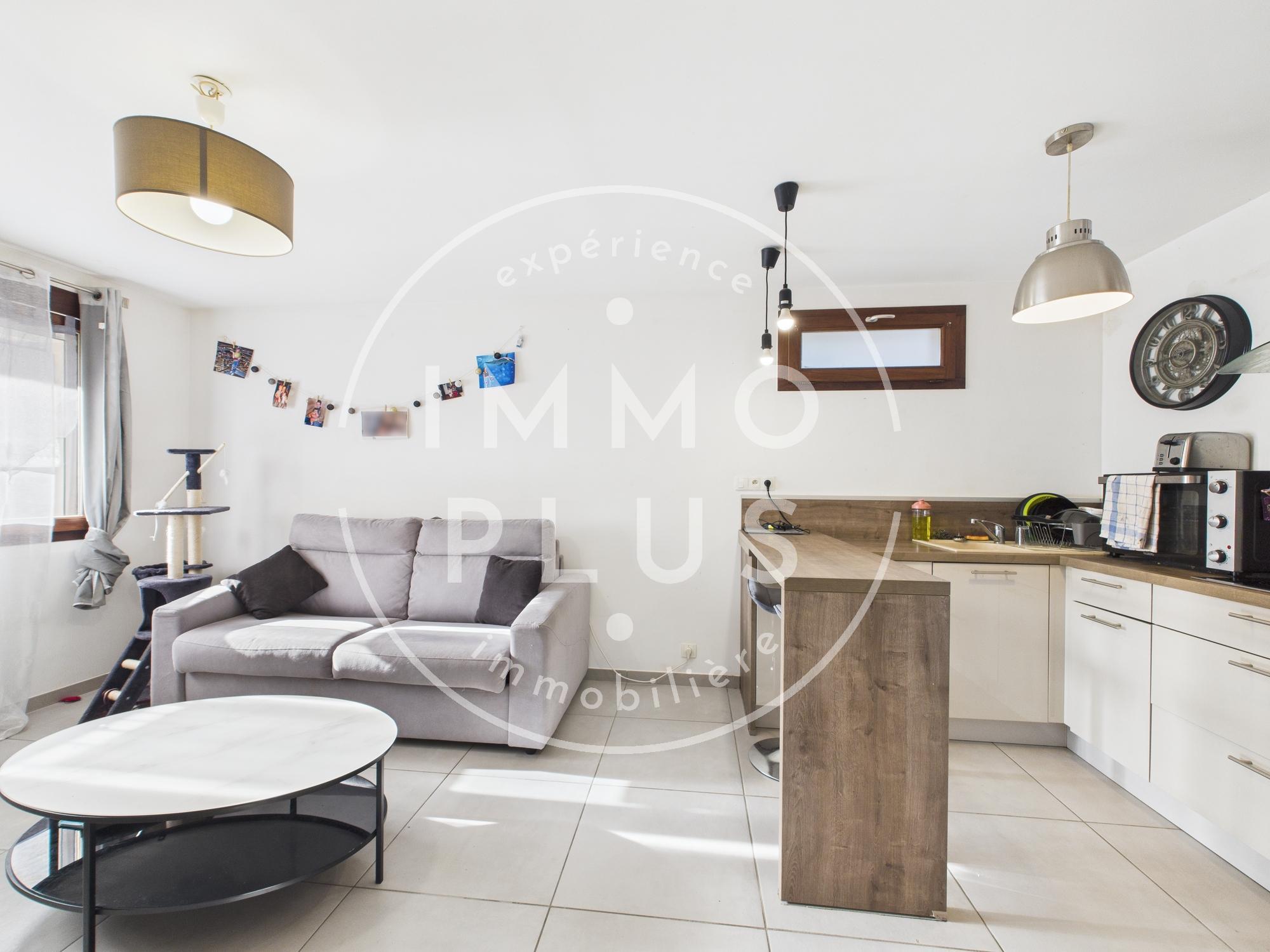 Photo Cran-Gevrier Vert Bois: Studio rénové.