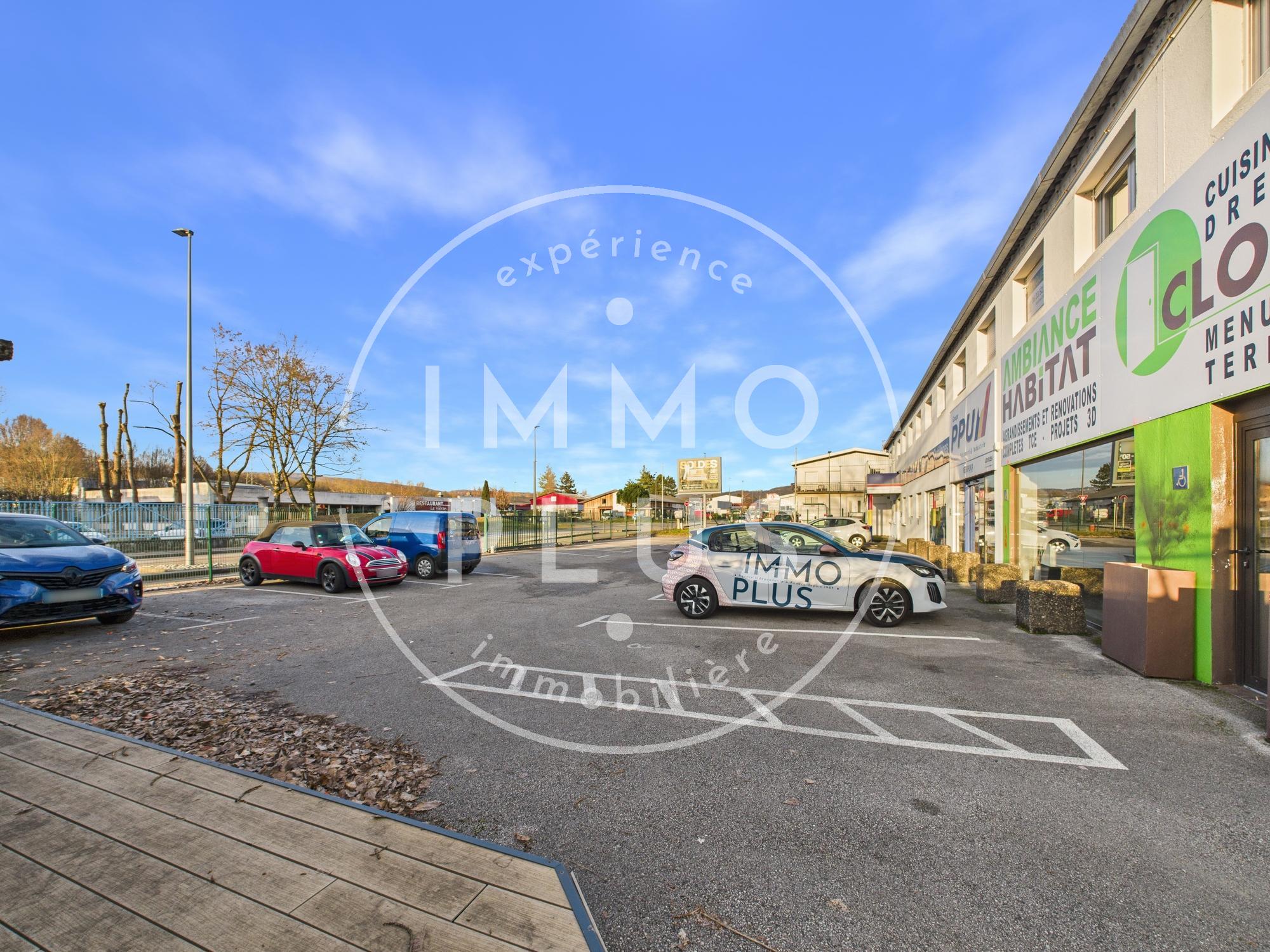 Photo **Local commercial à vendre à Meythet – Idéal pour investisseurs ou professionnels**