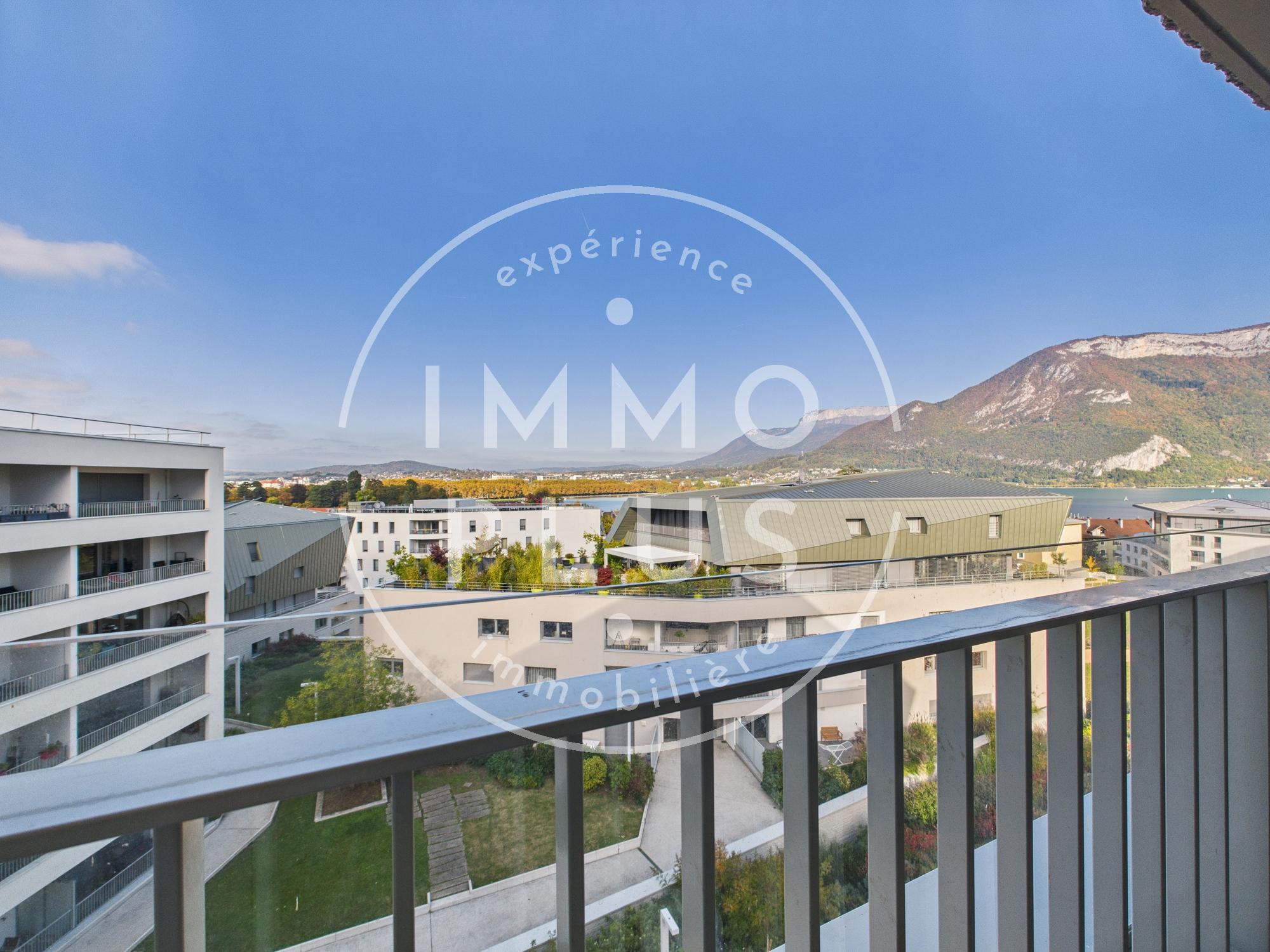 Photo T3 de 80 m² avec vue lac