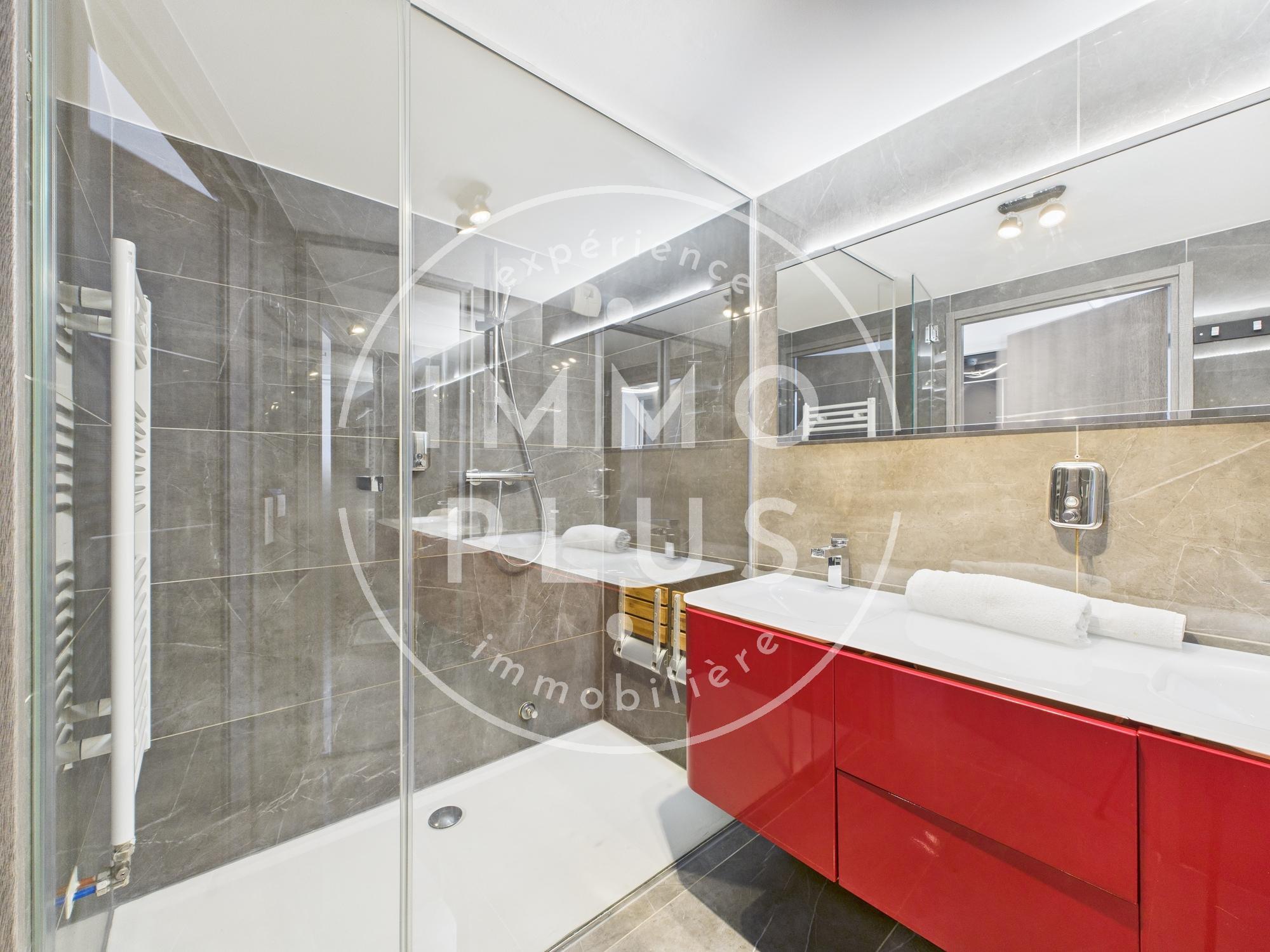 Photo T3 de 80 m² avec vue lac