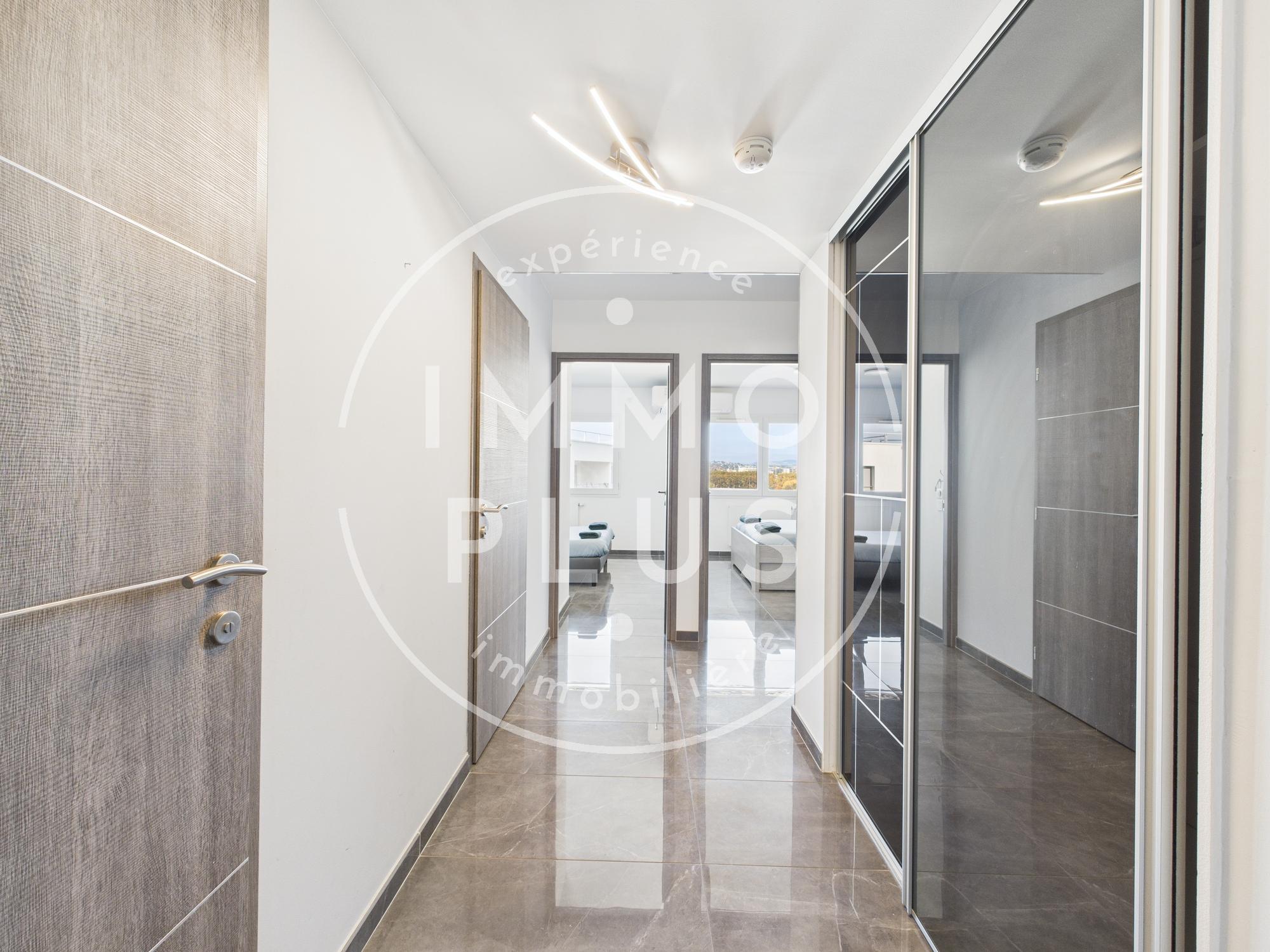 Photo T3 de 80 m² avec vue lac