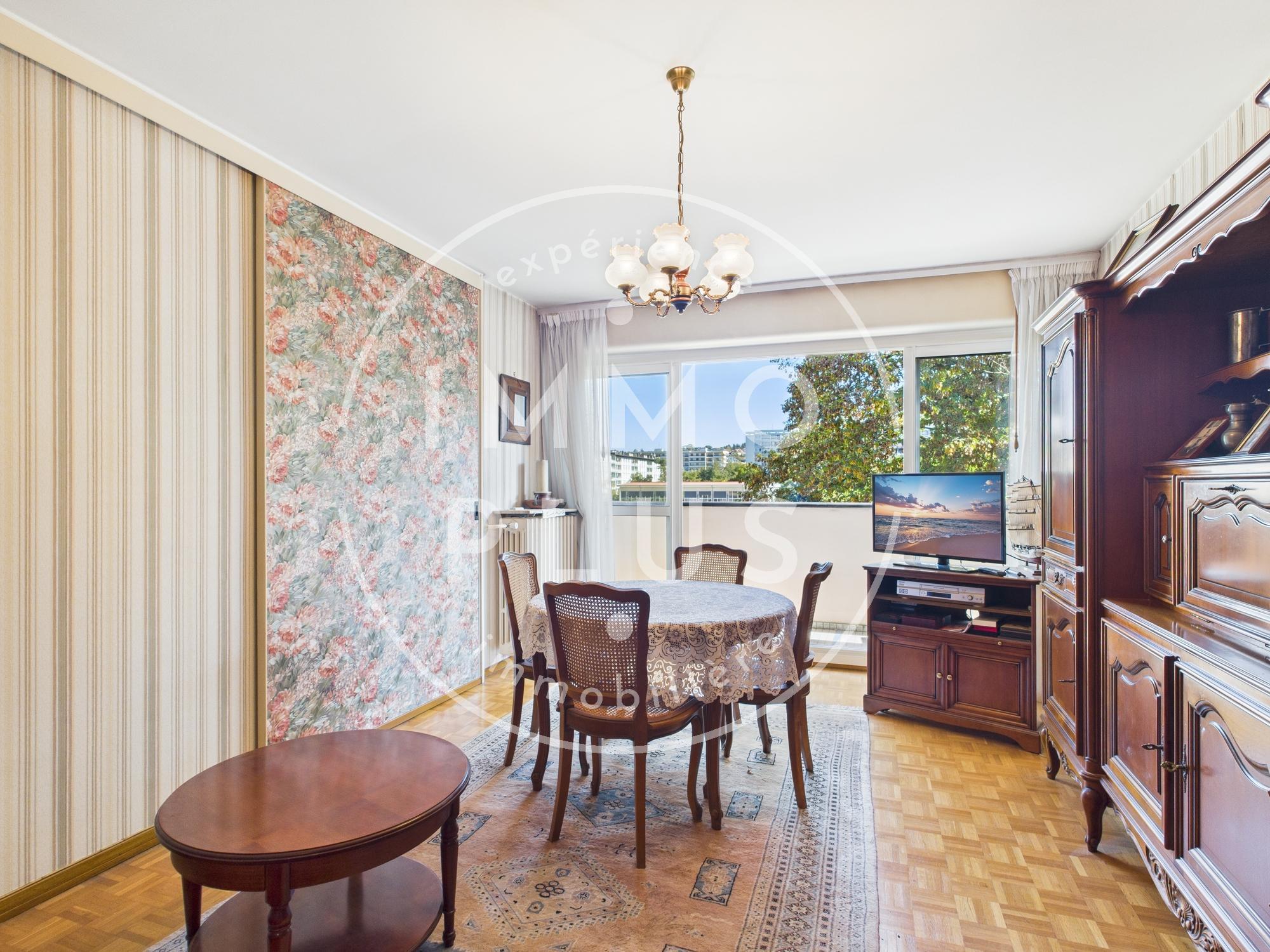 Photo Dernier étage à Annecy – Un T3 à réinventer.