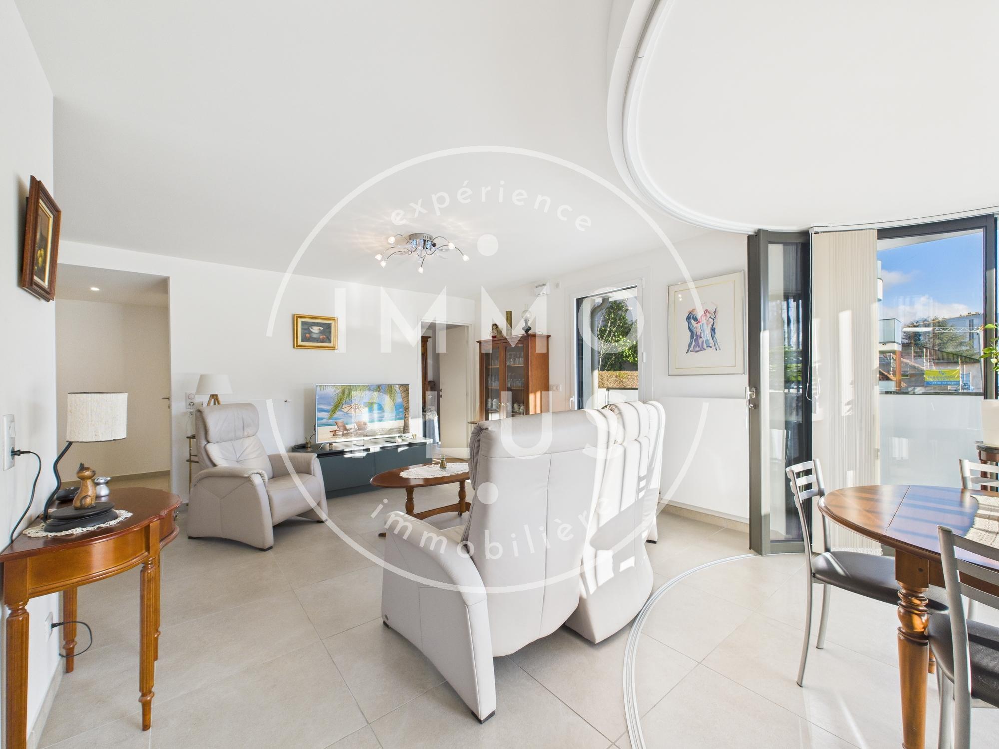 Photo **Magnifique appartement de 4 pièces en vente à Annecy**