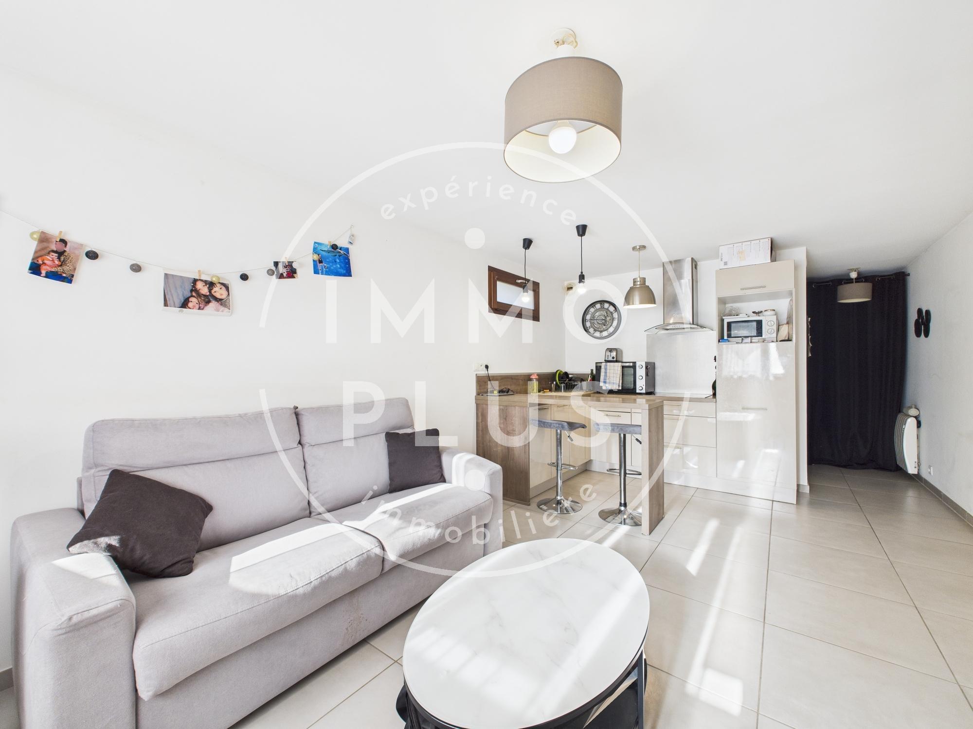 Photo Cran-Gevrier Vert Bois: Studio rénové.