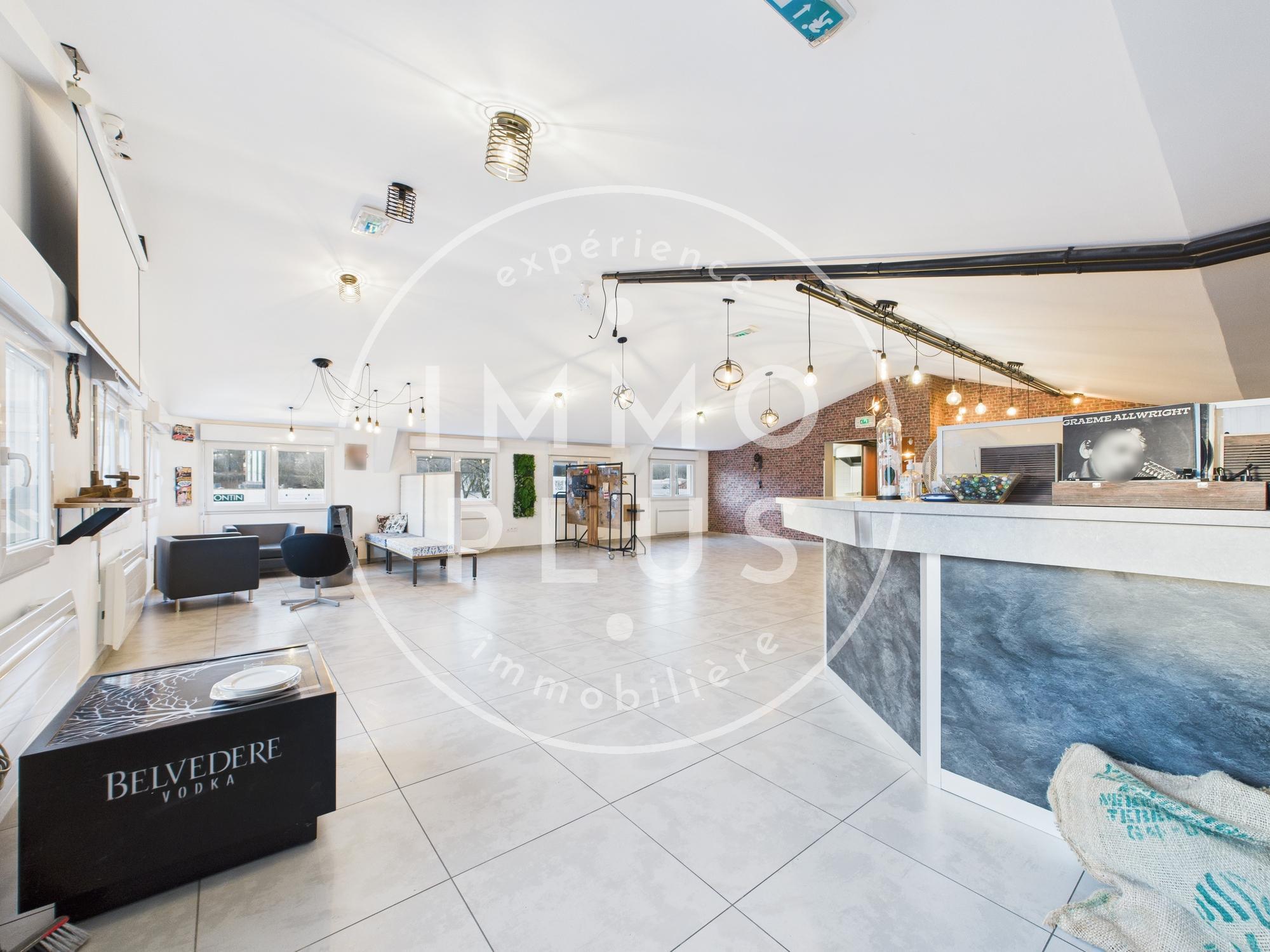 Photo **Local commercial à vendre à Meythet – Idéal pour investisseurs ou professionnels**