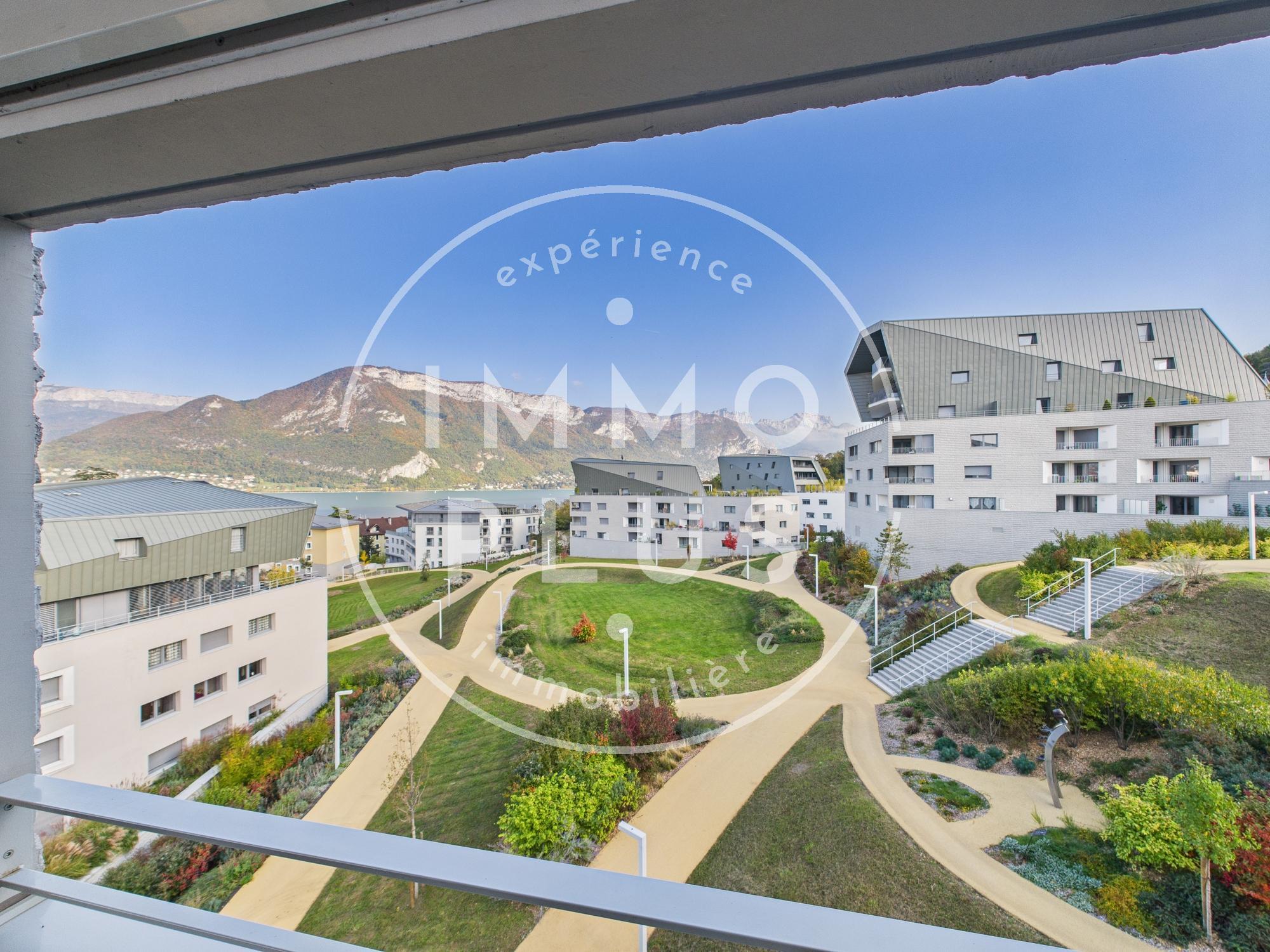 Photo T3 de 80 m² avec vue lac